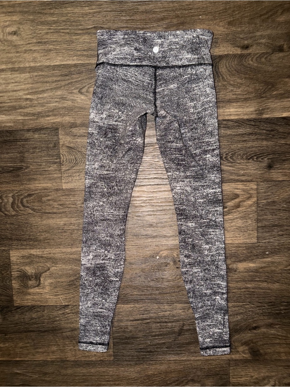 Lululemon Wunder Under Hi-Rise 28”  Leggings Rush Jacquard Black White Size 4